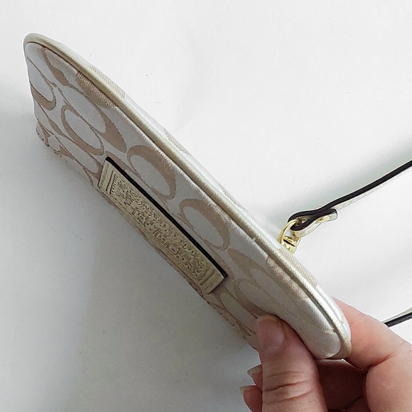 NWOT Coach Beige/Cream Satin Signature With Gold Accent Wristlet - Picture 5 of 9